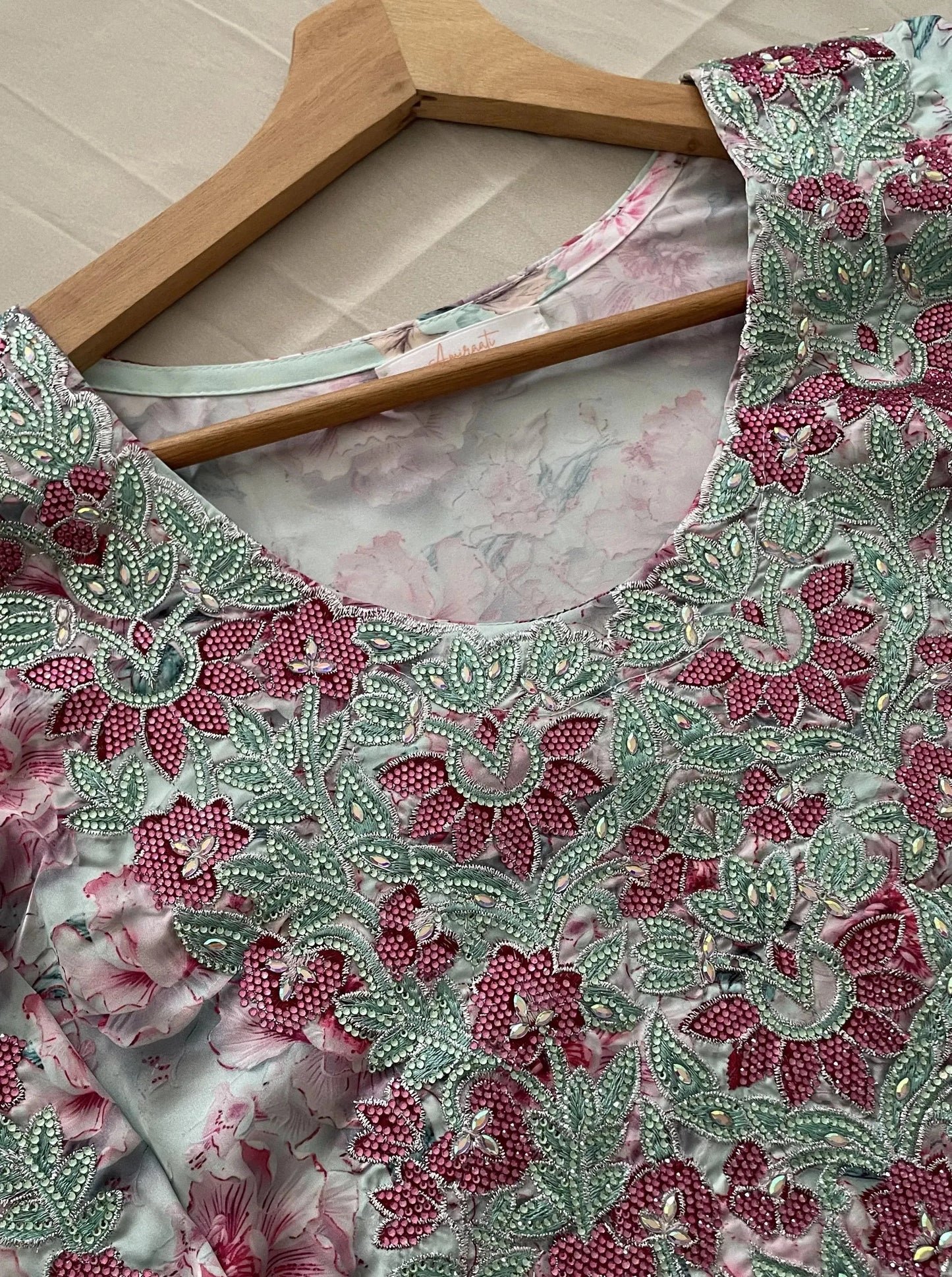 MUKHAWAR - AMIRA - Amiraati