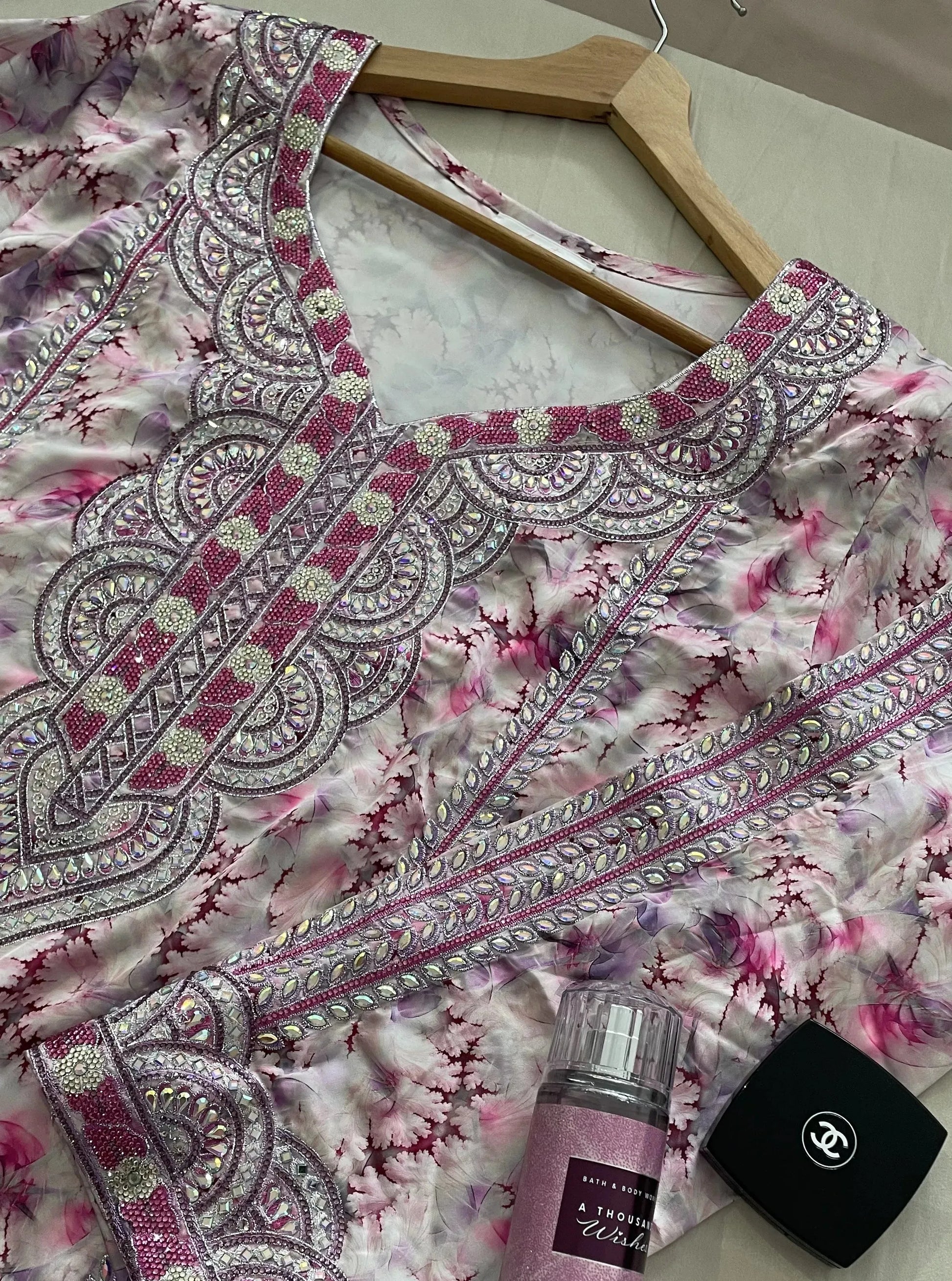 MUKHAWAR - LINA - Amiraati