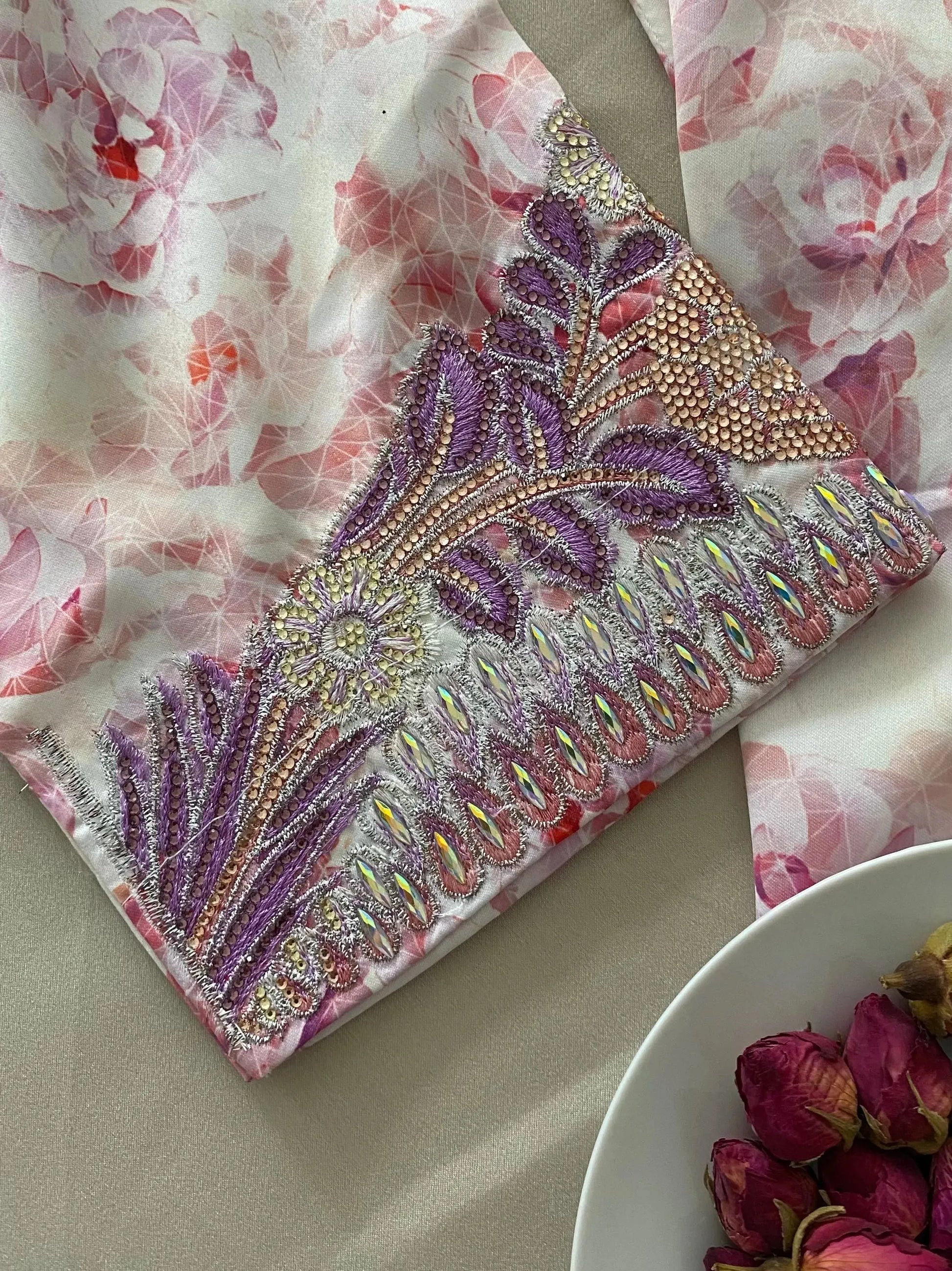 MUKHAWAR - MAYA - Amiraati