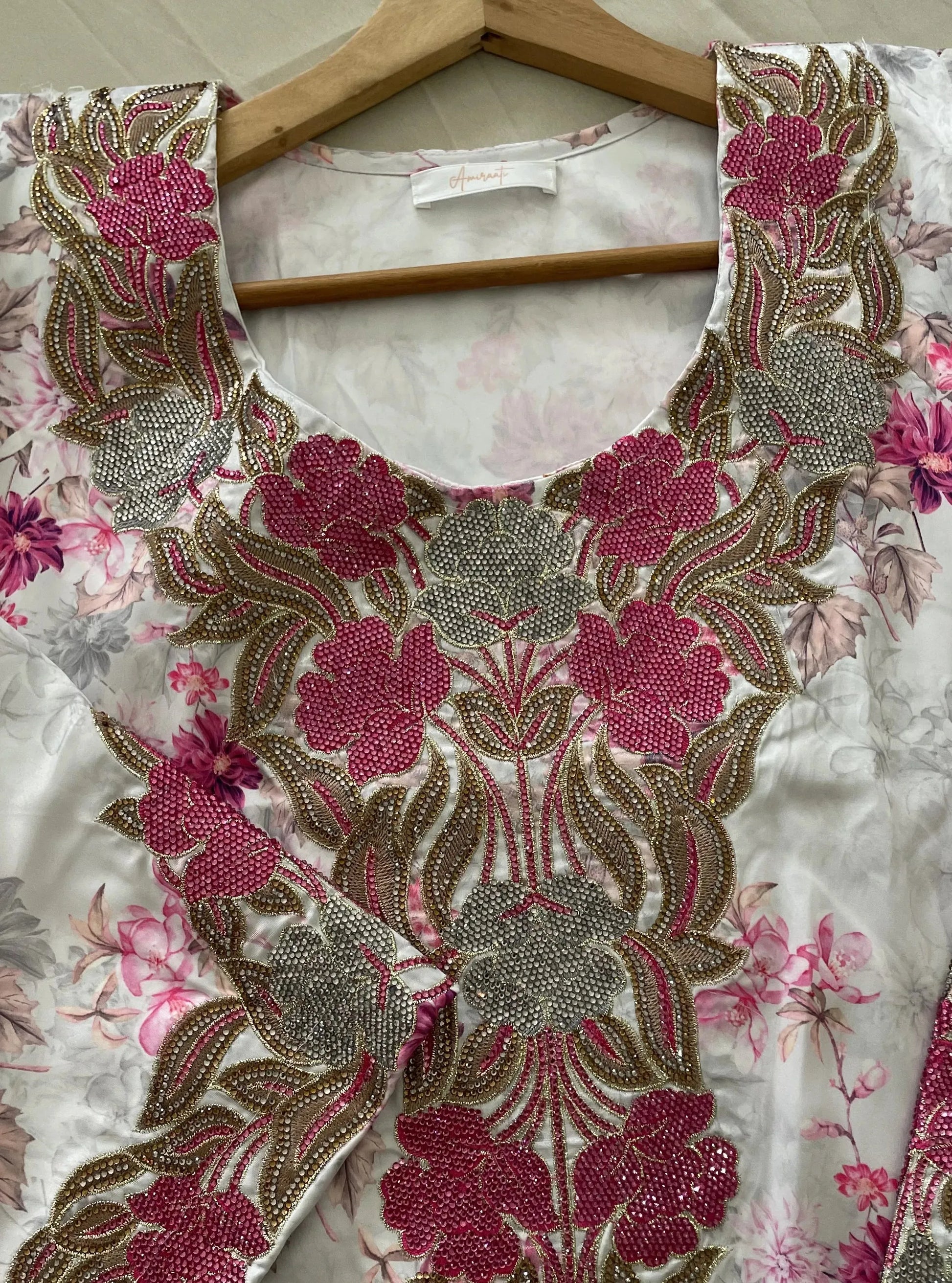 MUKHAWAR - WARDA - Amiraati