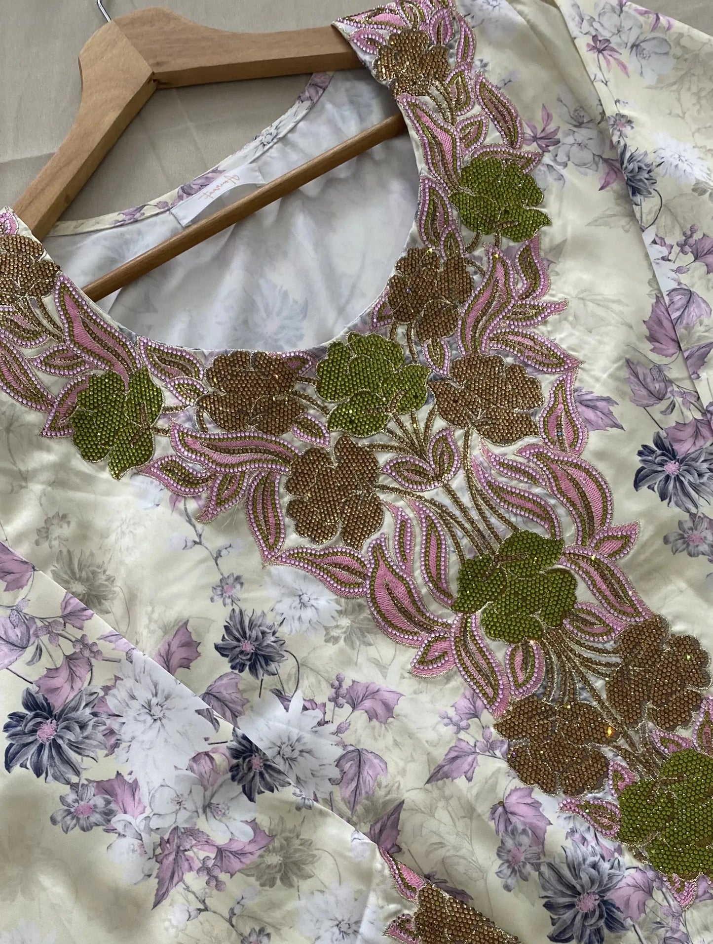 MUKHAWAR - YASMIN - Amiraati